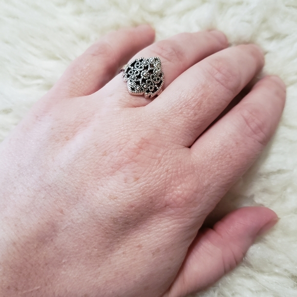 Jewelry Swirly Silver Black Art Deco Style Ring Poshmark